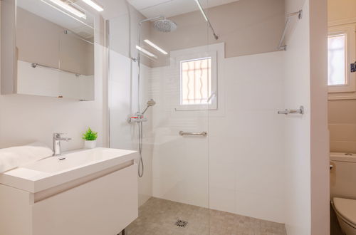 Photo 11 - 1 bedroom Apartment in Sainte-Maxime with garden and terrace