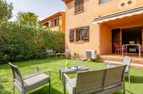 Photo 1 - 1 bedroom Apartment in Sainte-Maxime with garden and terrace
