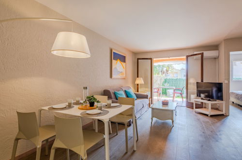 Photo 6 - 1 bedroom Apartment in Sainte-Maxime with garden and terrace