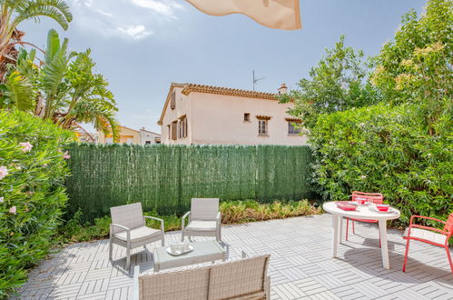 Photo 14 - 1 bedroom Apartment in Sainte-Maxime with garden and terrace