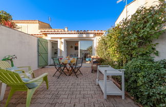 Photo 3 - Maison de 1 chambre à Le Grau-du-Roi avec terrasse et vues à la mer