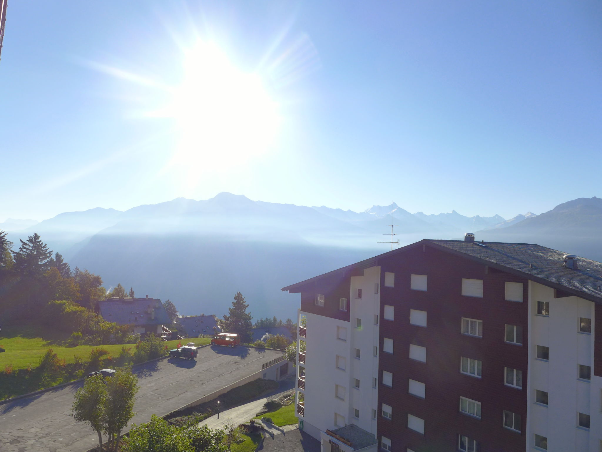 Foto 26 - Apartment mit 1 Schlafzimmer in Crans-Montana mit blick auf die berge