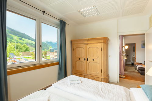 Foto 13 - Apartamento de 3 quartos em Neukirchen am Großvenediger com jardim e vista para a montanha