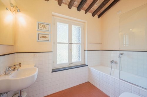 Photo 19 - 1 bedroom Apartment in Sestri Levante with garden and sea view