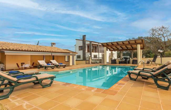 Casa de 5 quartos em Forallac com piscina privada e jardim - Foto 1