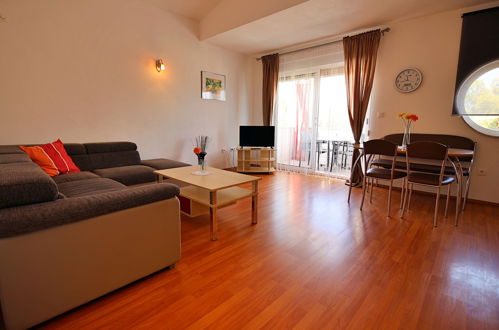 Foto 6 - Apartamento de 2 quartos em Split com terraço e vistas do mar