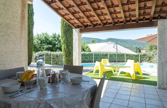 Casa de 5 quartos em Rocbaron com piscina privada e jardim - Foto 7