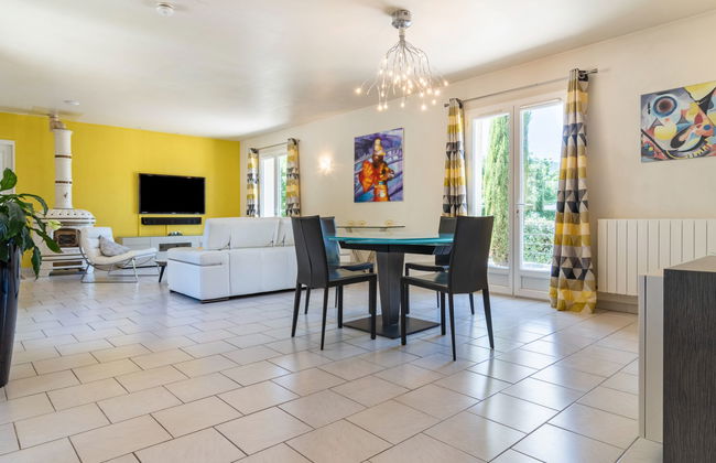 Casa de 5 quartos em Rocbaron com piscina privada e jardim - Foto 9