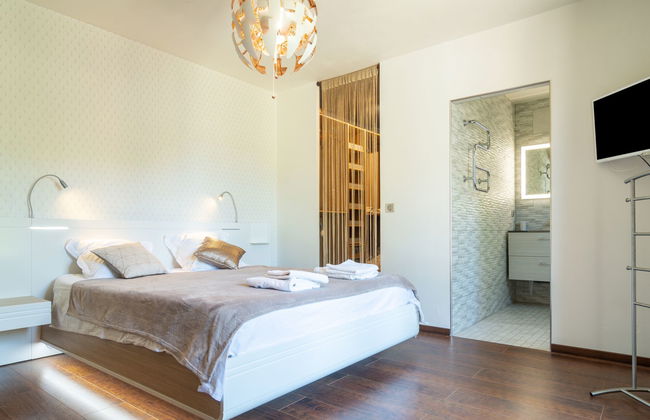 Casa de 5 quartos em Rocbaron com piscina privada e jardim - Foto 3