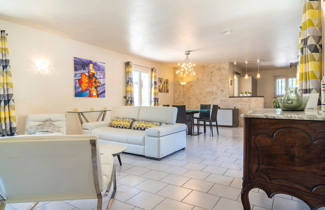 Casa de 5 quartos em Rocbaron com piscina privada e jardim - Foto 2