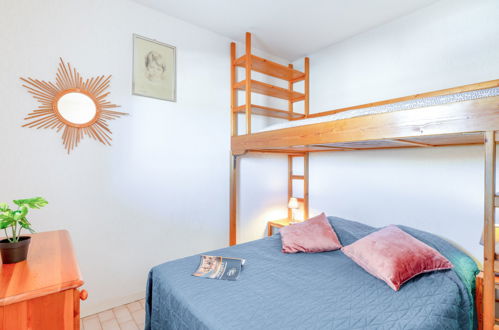 Foto 5 - Apartment mit 1 Schlafzimmer in Sainte-Maxime mit terrasse und blick aufs meer