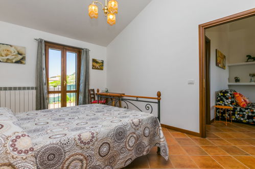 Foto 35 - Haus mit 4 Schlafzimmern in Colle di Val d'Elsa mit privater pool und garten