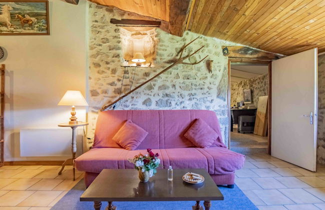 2 bedroom House in Roche-Saint-Secret-Béconne with garden - Photo 3
