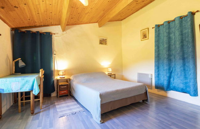 2 bedroom House in Roche-Saint-Secret-Béconne with garden - Photo 9