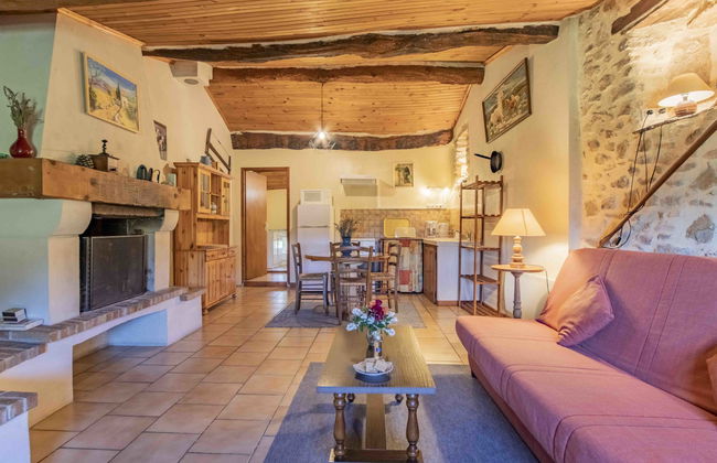 2 bedroom House in Roche-Saint-Secret-Béconne with garden - Photo 2