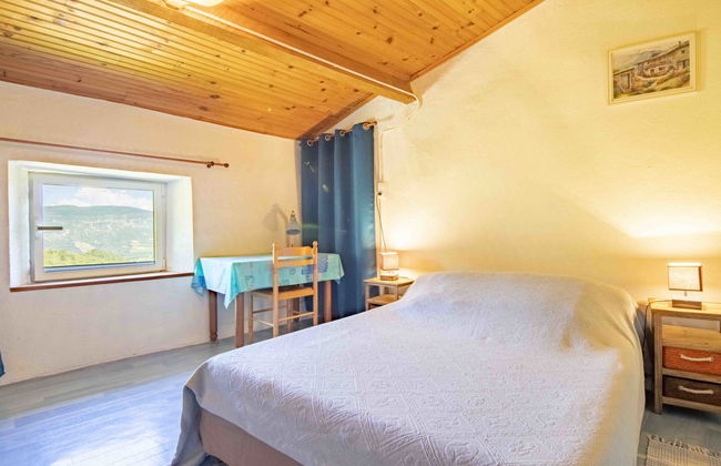 2 bedroom House in Roche-Saint-Secret-Béconne with garden - Photo 8
