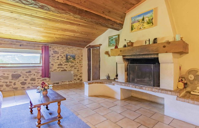 2 bedroom House in Roche-Saint-Secret-Béconne with garden - Photo 7
