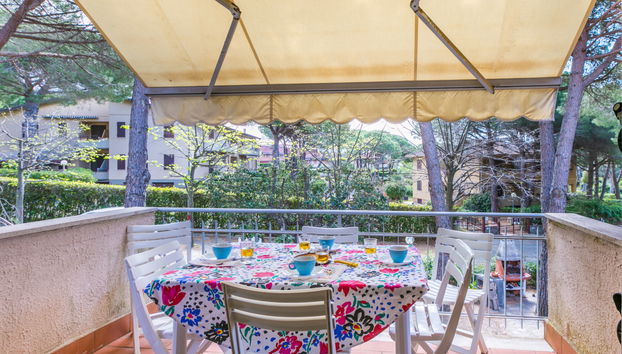 3 bedroom Apartment in Rosignano Marittimo with garden - Photo 2