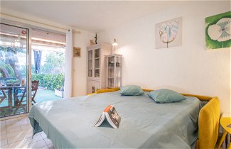 Foto 3 - Apartamento en Fréjus con jardín y vistas al mar