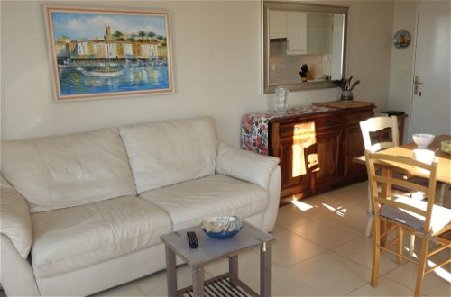 Foto 10 - Apartamento de 2 quartos em Saint-Cyr-sur-Mer com vistas do mar