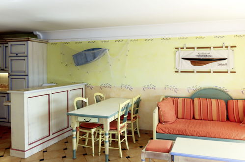 Foto 3 - Apartment mit 1 Schlafzimmer in Sainte-Maxime mit schwimmbad und blick aufs meer