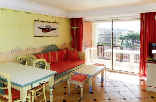 Foto 2 - Apartment mit 1 Schlafzimmer in Sainte-Maxime mit schwimmbad und blick aufs meer