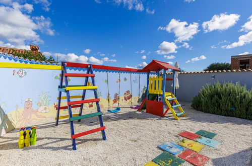 Foto 8 - Appartamento con 3 camere da letto a Marčana con piscina privata e giardino