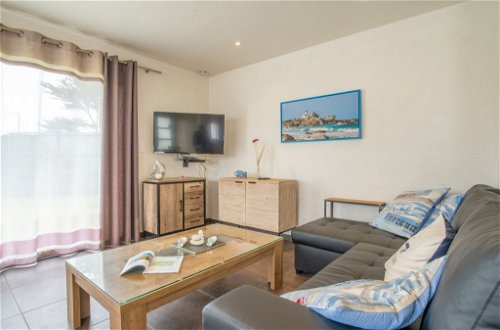 Foto 6 - Appartamento con 2 camere da letto a Plounéour-Brignogan-plages con giardino e vista mare