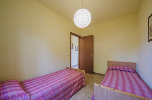 Foto 19 - Apartment mit 2 Schlafzimmern in Lucca mit garten