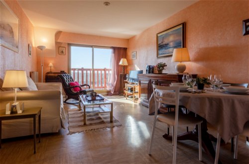 Foto 3 - Apartamento de 2 habitaciones en Trouville-sur-Mer con vistas al mar