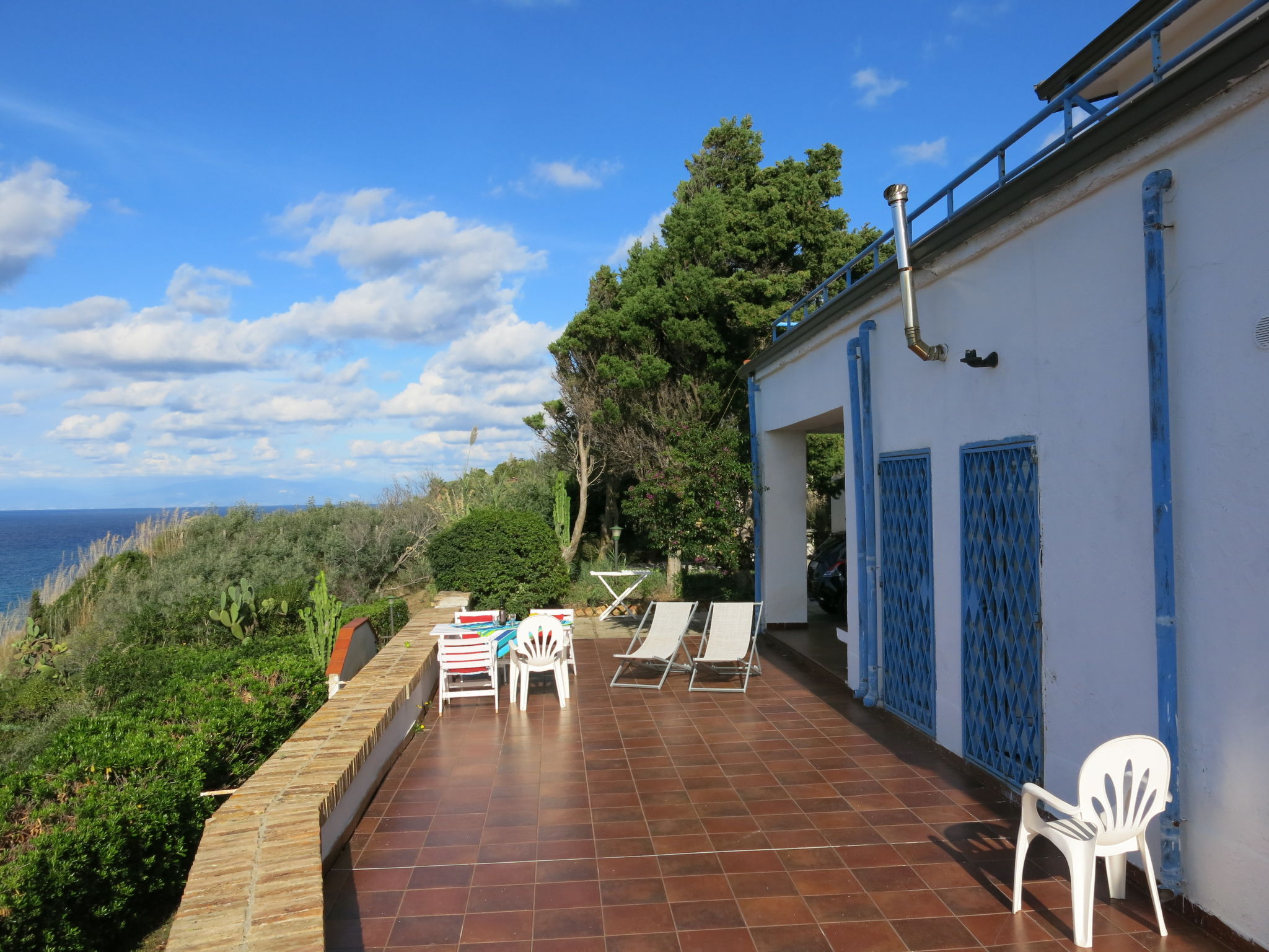 Photo 23 - Appartement de 2 chambres à Ricadi avec jardin et vues à la mer