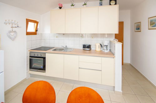 Foto 3 - Apartamento de 2 quartos em Sibenik com jardim