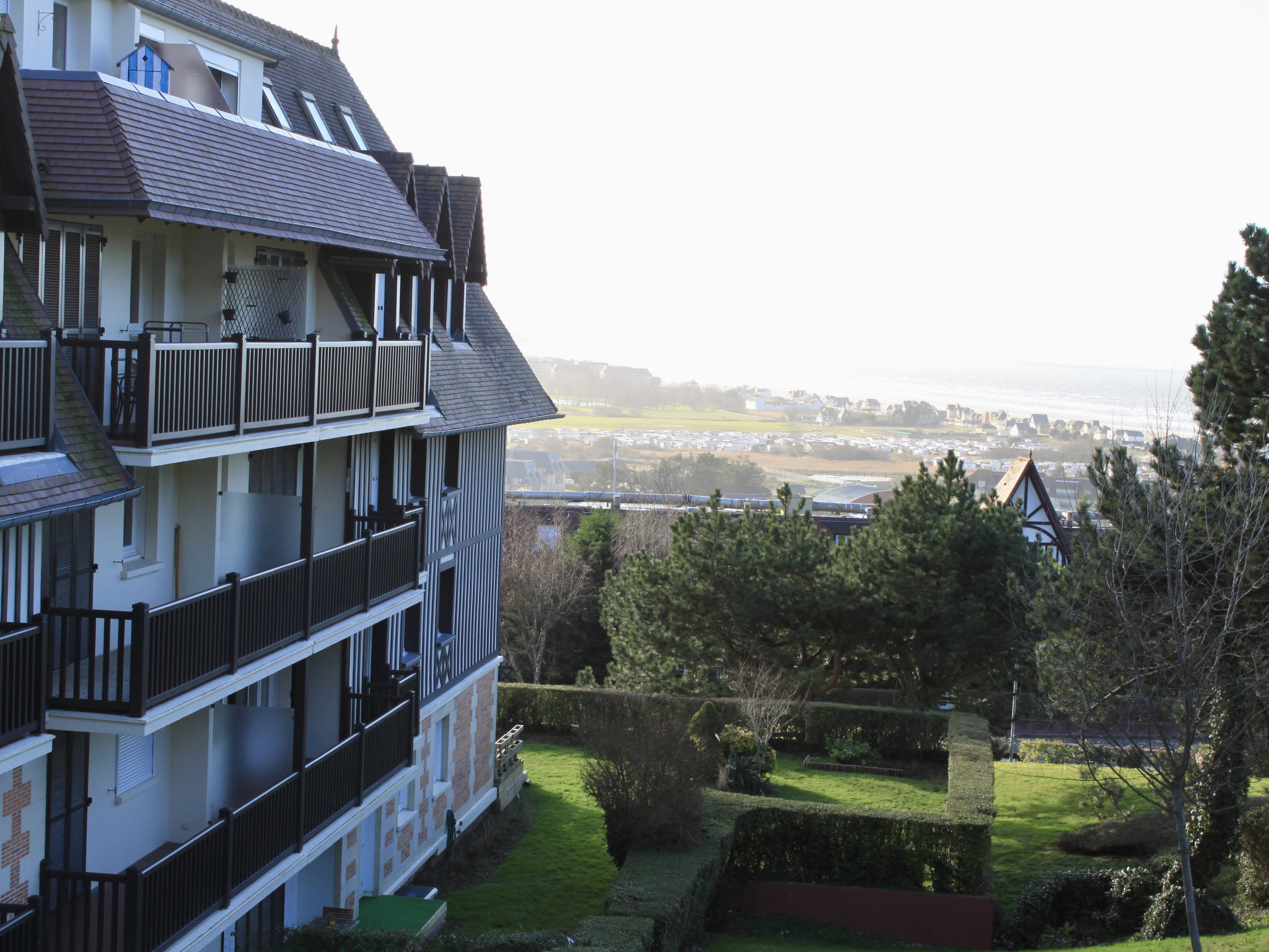 Foto 17 - Appartamento a Blonville-sur-Mer con terrazza e vista mare