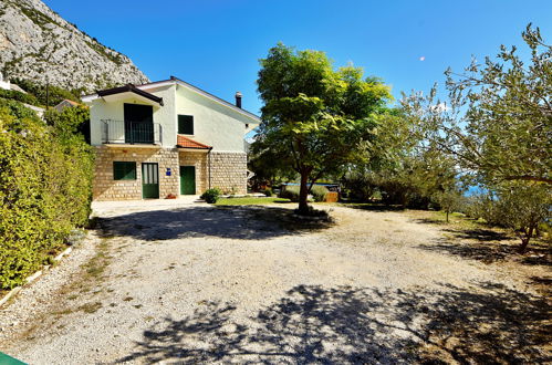 Foto 30 - Casa de 3 quartos em Tučepi com piscina privada e jardim