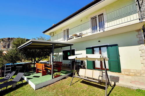 Foto 6 - Casa de 3 quartos em Tučepi com piscina privada e jardim