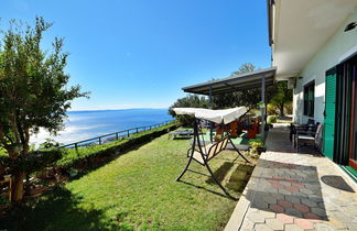 Photo 1 - 3 bedroom House in Tučepi with private pool and garden