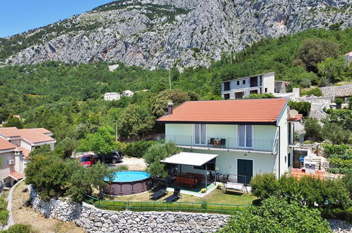 Foto 3 - Casa de 3 quartos em Tučepi com piscina privada e jardim