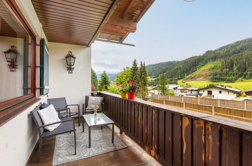 Foto 6 - Apartamento de 2 quartos em Neukirchen am Großvenediger com jardim e vista para a montanha