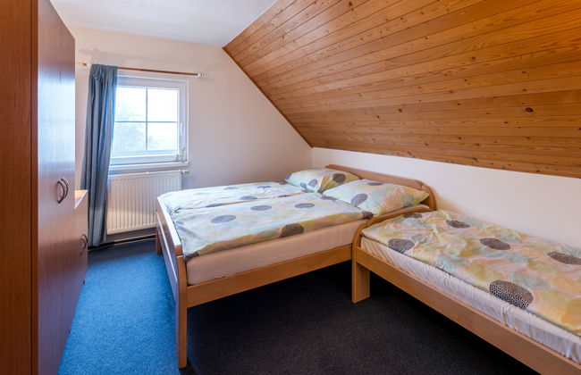 Casa de 3 quartos em Černý Důl com piscina e jardim - Foto 16