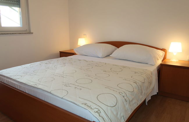 Apartamento de 2 quartos em Labin com piscina e terraço - Foto 8