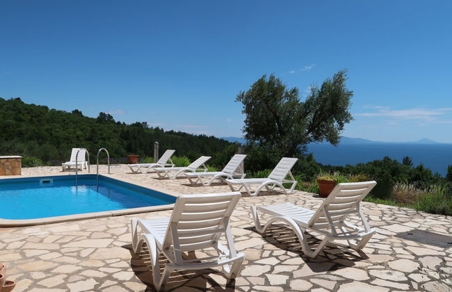 Apartamento de 2 quartos em Labin com piscina e terraço - Foto 2