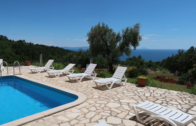Apartamento de 2 quartos em Labin com piscina e terraço - Foto 13