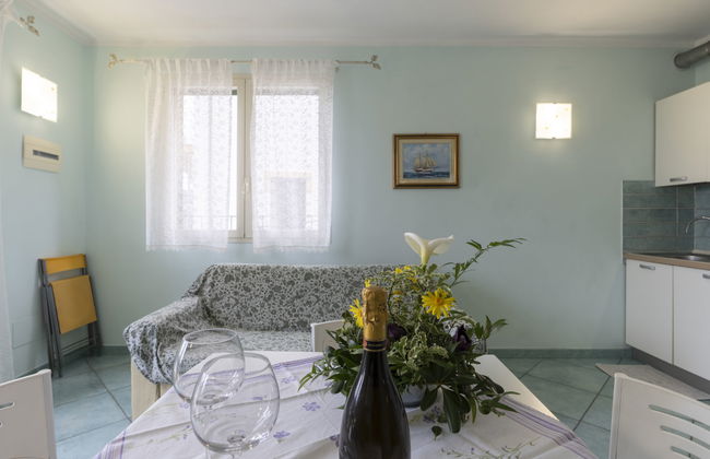 Casa de 3 quartos em Cipressa com jardim e terraço - Foto 9
