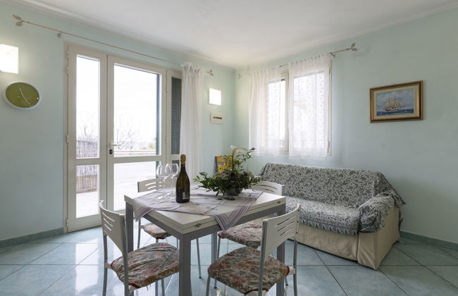 Casa de 3 quartos em Cipressa com jardim e terraço - Foto 4