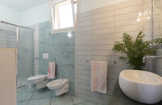 Casa de 3 quartos em Cipressa com jardim e terraço - Foto 20
