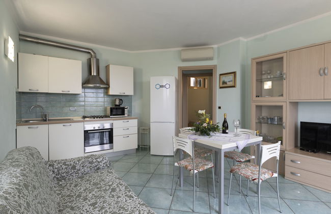Casa de 3 quartos em Cipressa com jardim e terraço - Foto 2
