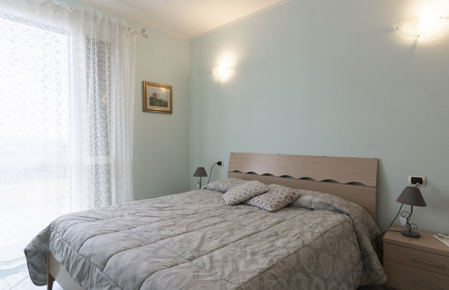 Casa de 3 quartos em Cipressa com jardim e terraço - Foto 12