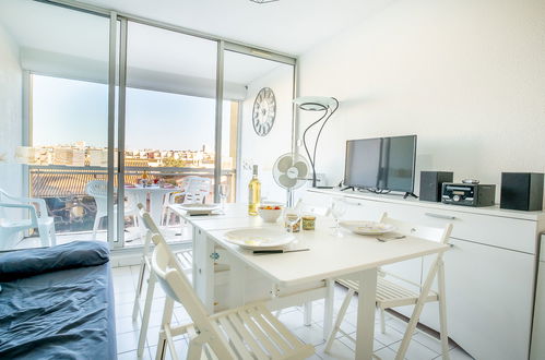 Foto 8 - Apartamento en Le Grau-du-Roi con terraza y vistas al mar