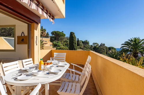 Photo 20 - Appartement de 2 chambres à Le Lavandou avec jardin et terrasse