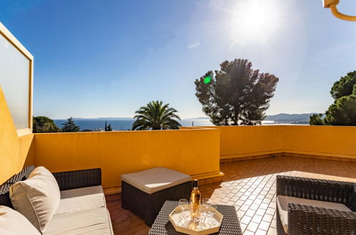 Photo 3 - 2 bedroom Apartment in Le Lavandou with terrace and sea view